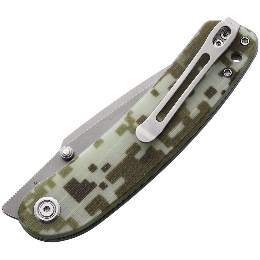 Momentum Linerlock Camo Brand : Kubey Item Number: KUB344K