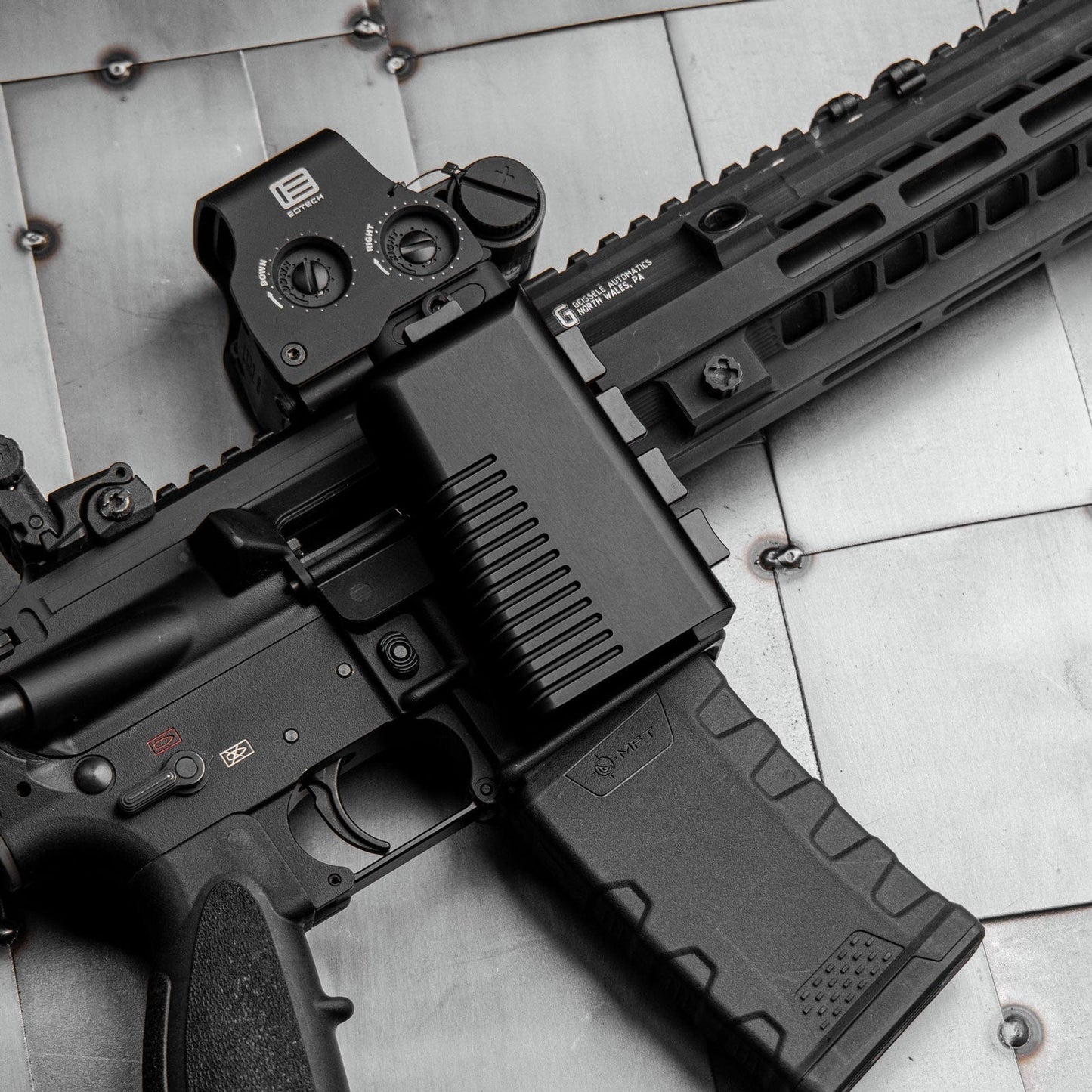 CHAMBER LOCK PRO RED AR