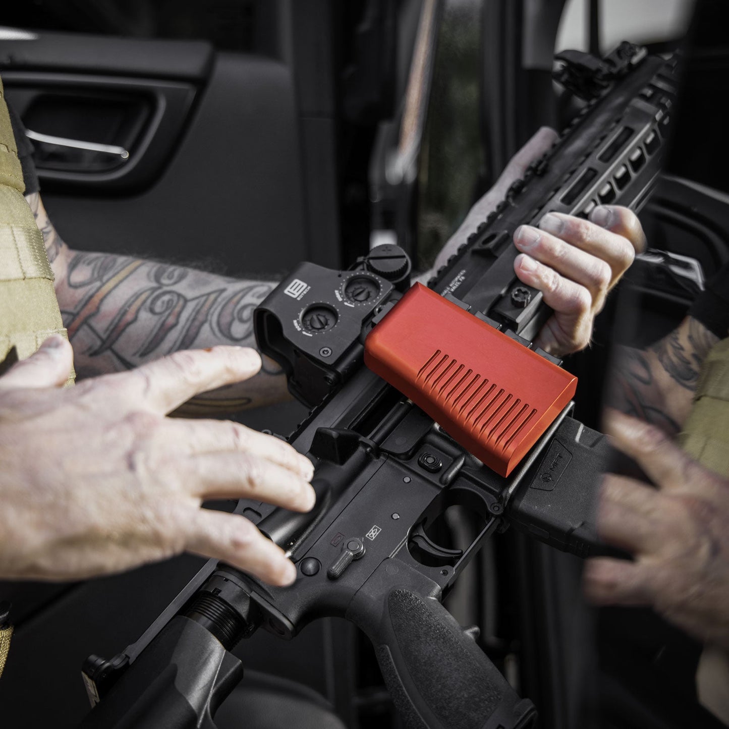 CHAMBER LOCK PRO RED AR